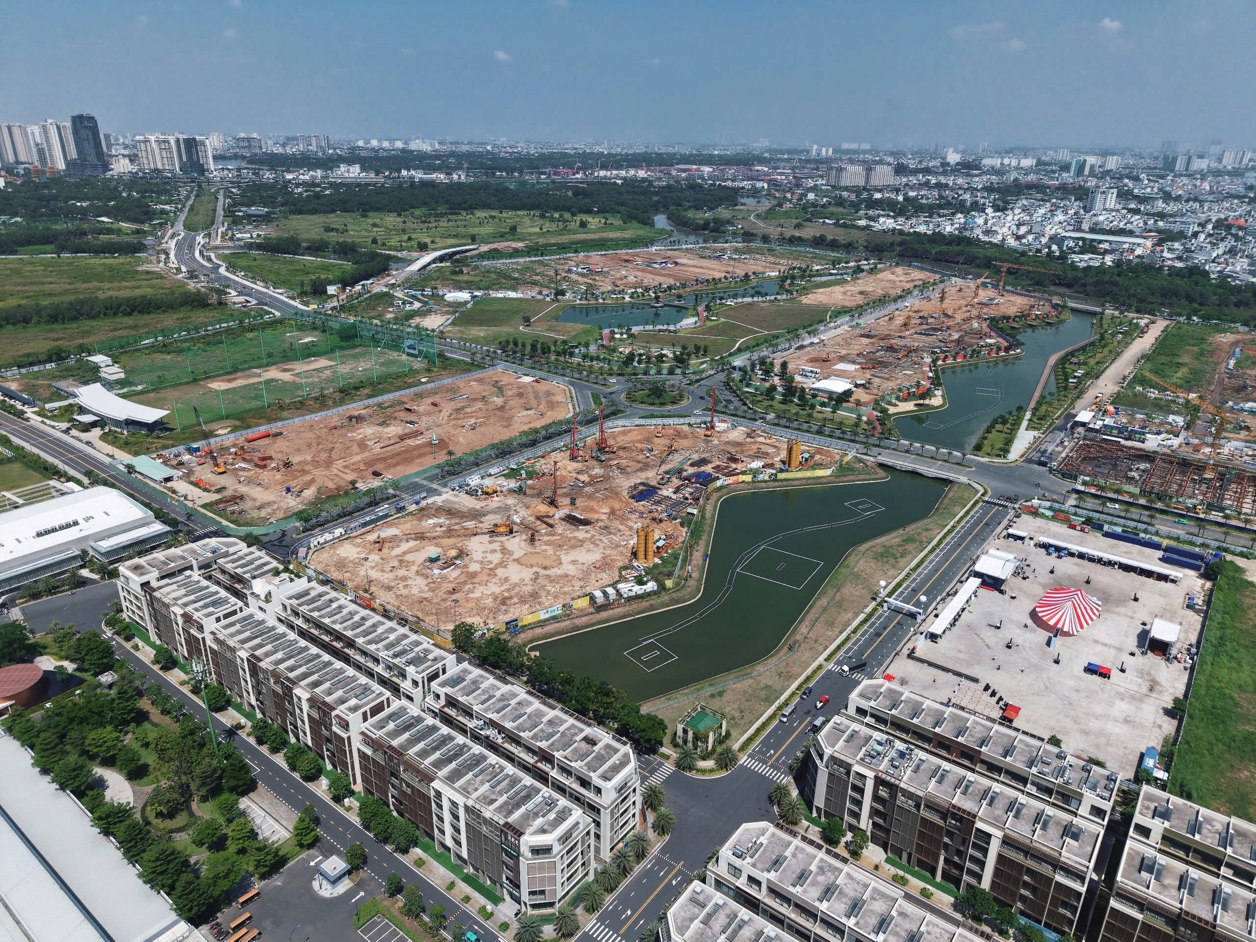 tiến độ xây dựng của the global city 5