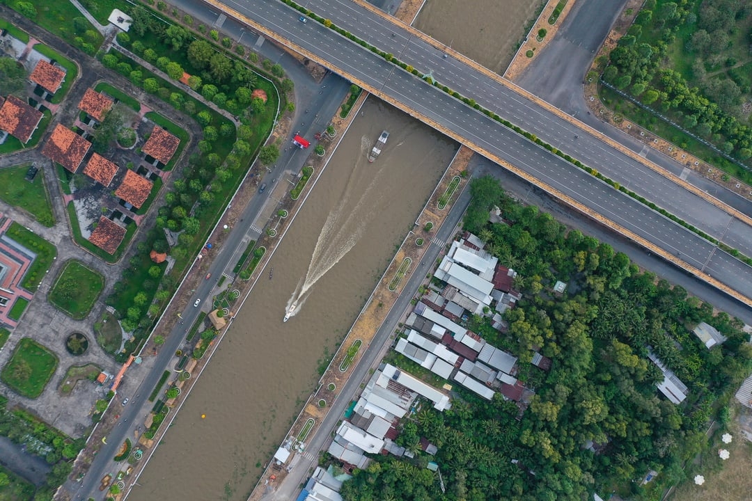 Hệ thống giao thông thủy & Kênh Xáng đi ngang qua vinhomes sai gon park vinhomes hóc môn